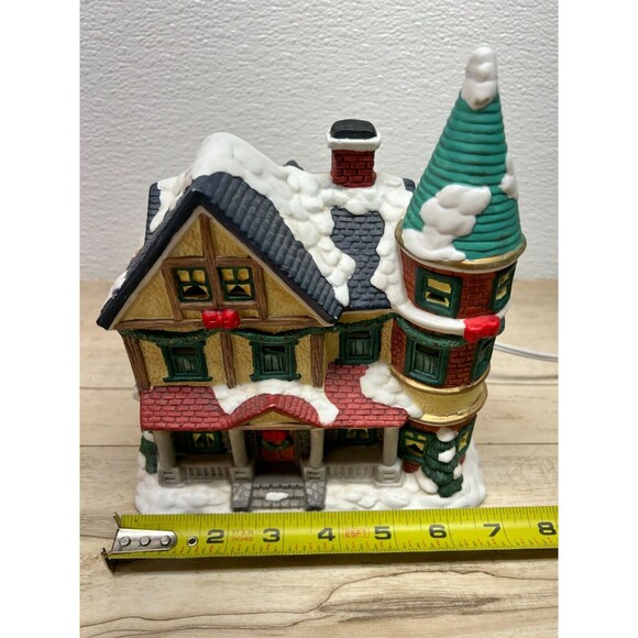 Vintage Village English Cottage Collection Lighted Hand Painted Porcelain House - Picture 7 of 11